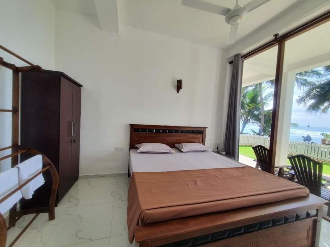 Turtle Beach House Batigama Exterior photo